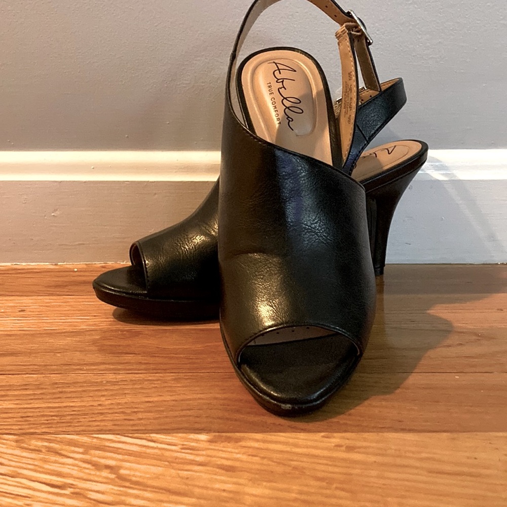 Abella black shoes